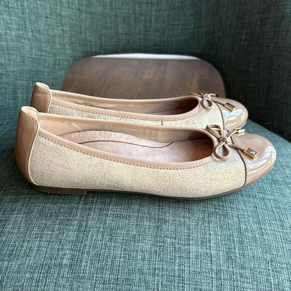 Vionic Women Minna neutral metallic ballet flat comfort shoe Beige Gold 7.5 READ - Picture 6 of 14